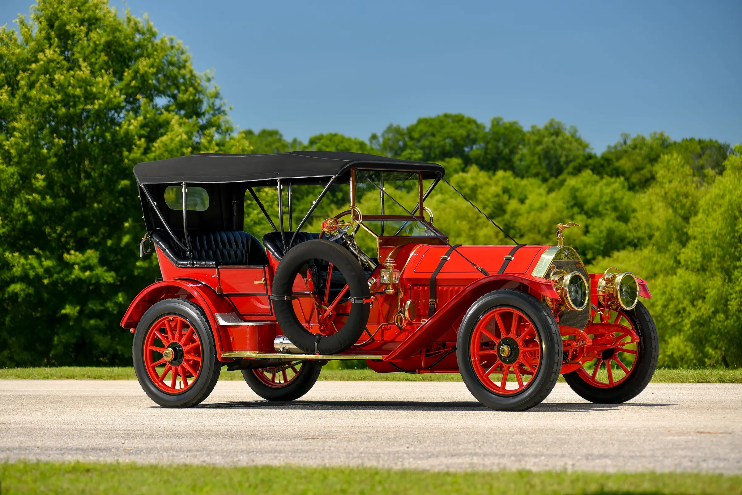 1910 Thomas Flyer Model K 6-70 Flyabout: Amerika'nın Erken Dönem Güç ve Dayanıklılık Simgesi