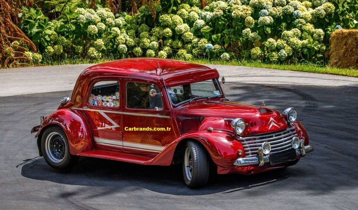 1951 Citroën Light 15 (Traction Avant): Dünyanın İlk Seri Üretim Önden Çekişli Sedan Efsanesi