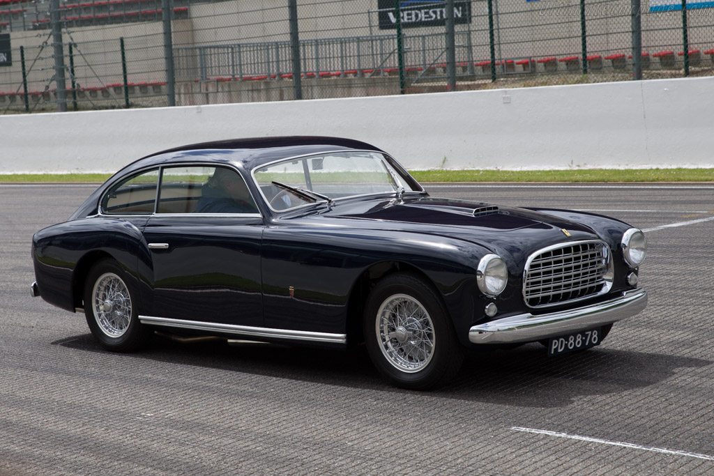 1951 Ferrari 212 Inter – İtalyan Zarafeti ve Erken Ferrari Motor Spor Mirası