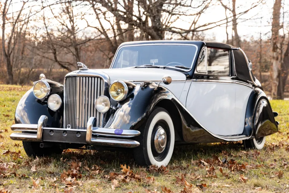 1951 Jaguar Mark V 3½-Litre Drophead Coupé: Ahşap Gövdeli İngiliz Zarafeti ve 120 HP Klasik Güç