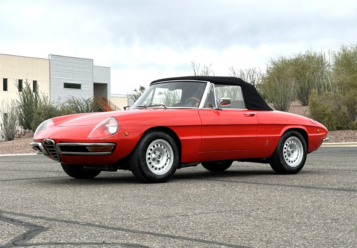 Pininfarina İmzalı Açık İtalyan Efsanesi: 1970 Alfa Romeo Spider 1750