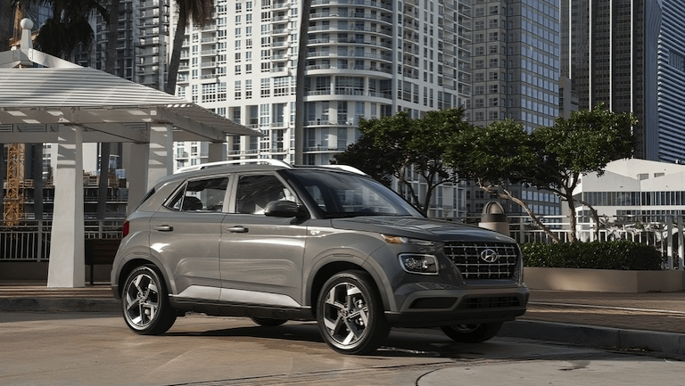 2025 Hyundai Venue Facelift: Şık Tasarım, Gelişmiş Teknoloji ve Güvenliğe Dayalı Yenilikler