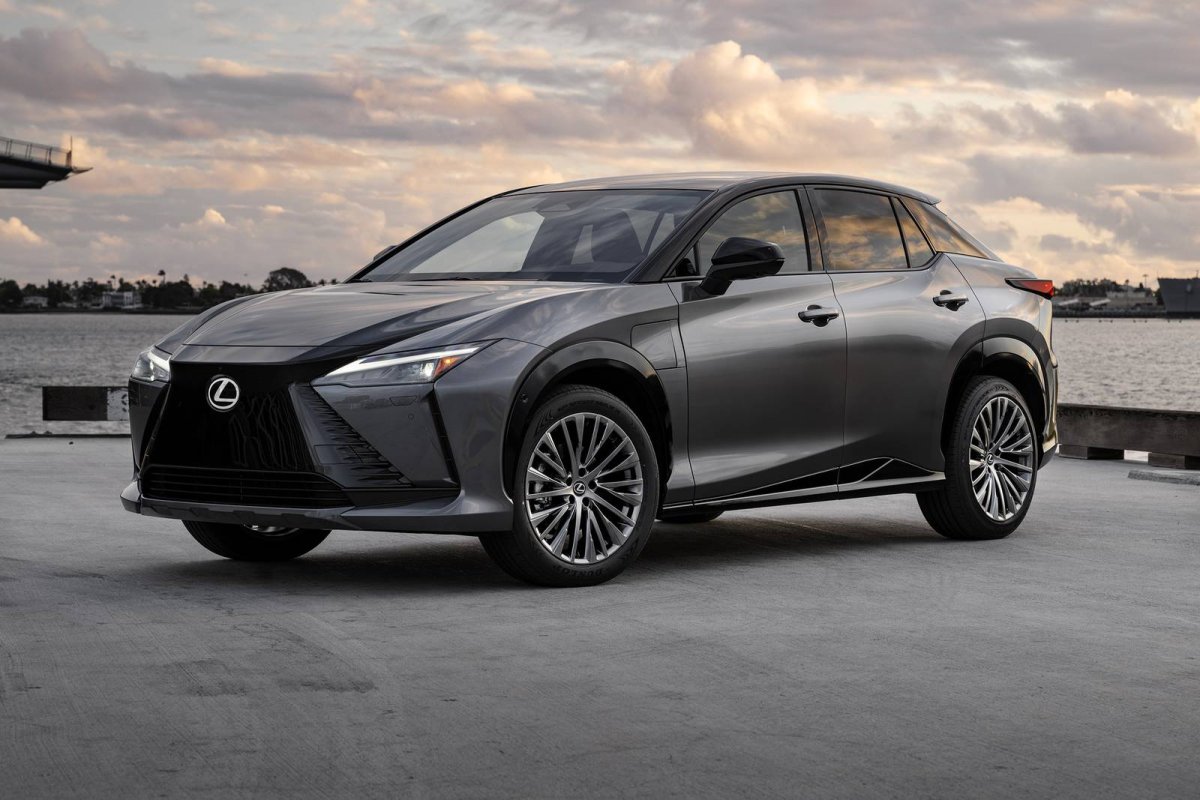 2025 Lexus RZ: Lüks Elektrikli SUV’da Devrimsel Yenilikler