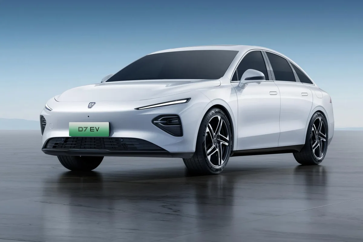 2025 Roewe D7 – Geniş Menzilli Elektrikli ve PHEV Sedan