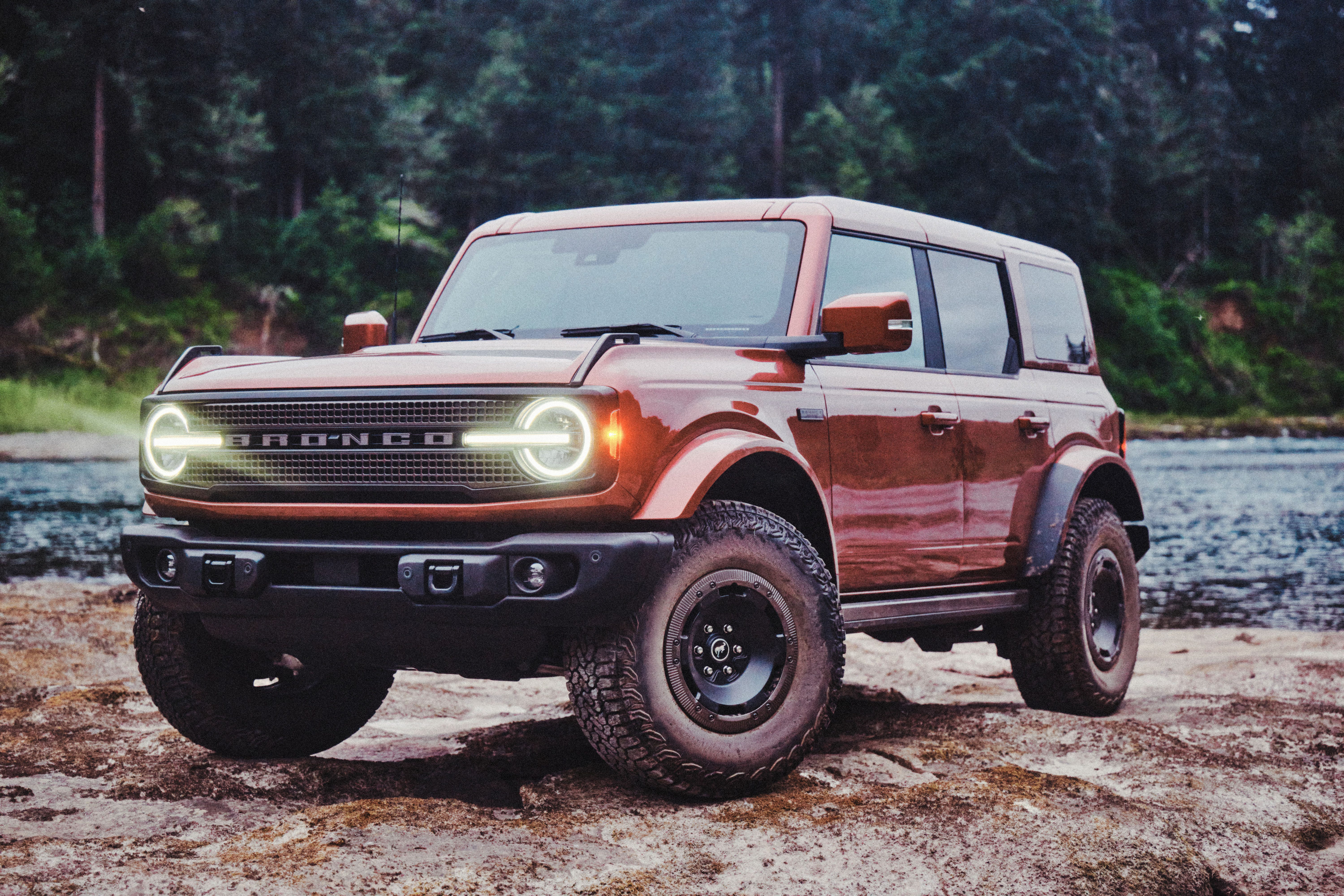 2027 Ford Bronco Filson: Raptor Gücü ve Premium Outdoor Ruhunu Buluşturan Özel Seri