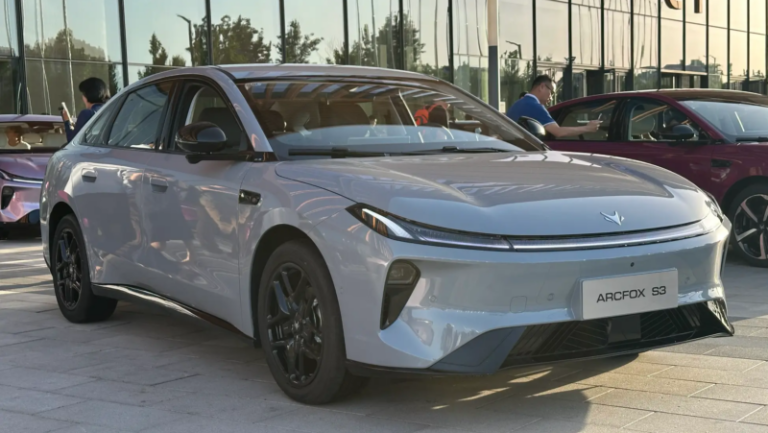 ⚡ Arcfox Beta S3: 660 KM Menzilli Akıllı Elektrikli Sedan Dalgası