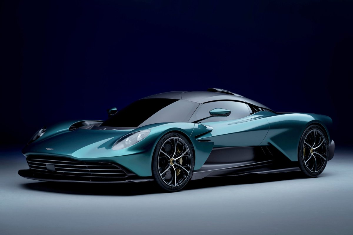 Aston Martin: İngiliz Lüksünün ve Performansının Simgesi