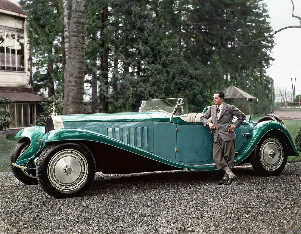 Bugatti Type 41 Royale “Esders Roadster” (Chassis 41111) – Jean Bugatti'nin Cesur Tasarımıyla Geniş Ama Zarafetli Bir Yol Canavarı