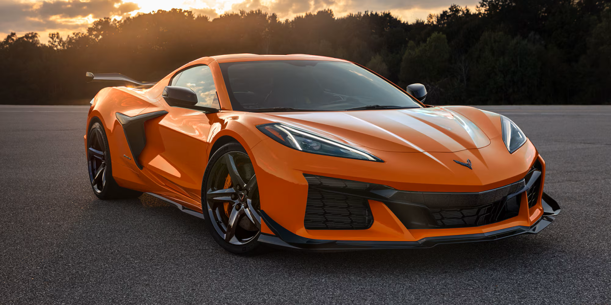 Chevy Corvette Z06 – Pist DNA’sını Sokakla Buluşturan Doğal Emişli Canavar
