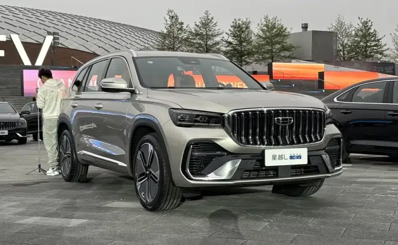 Geely Monjaro i-HEV (2026): 230 kW Hibrit Güç, 4.75 L/100 km Tüketim ve Yeni Nesil Akıllı SUV