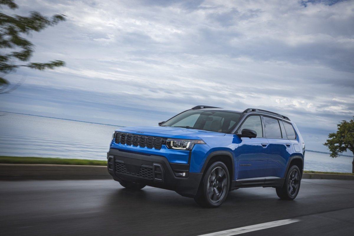 Jeep Cherokee VI (KM) 2025 – Tasarım, Donanım, Fiyat ve Teknik Özellikler