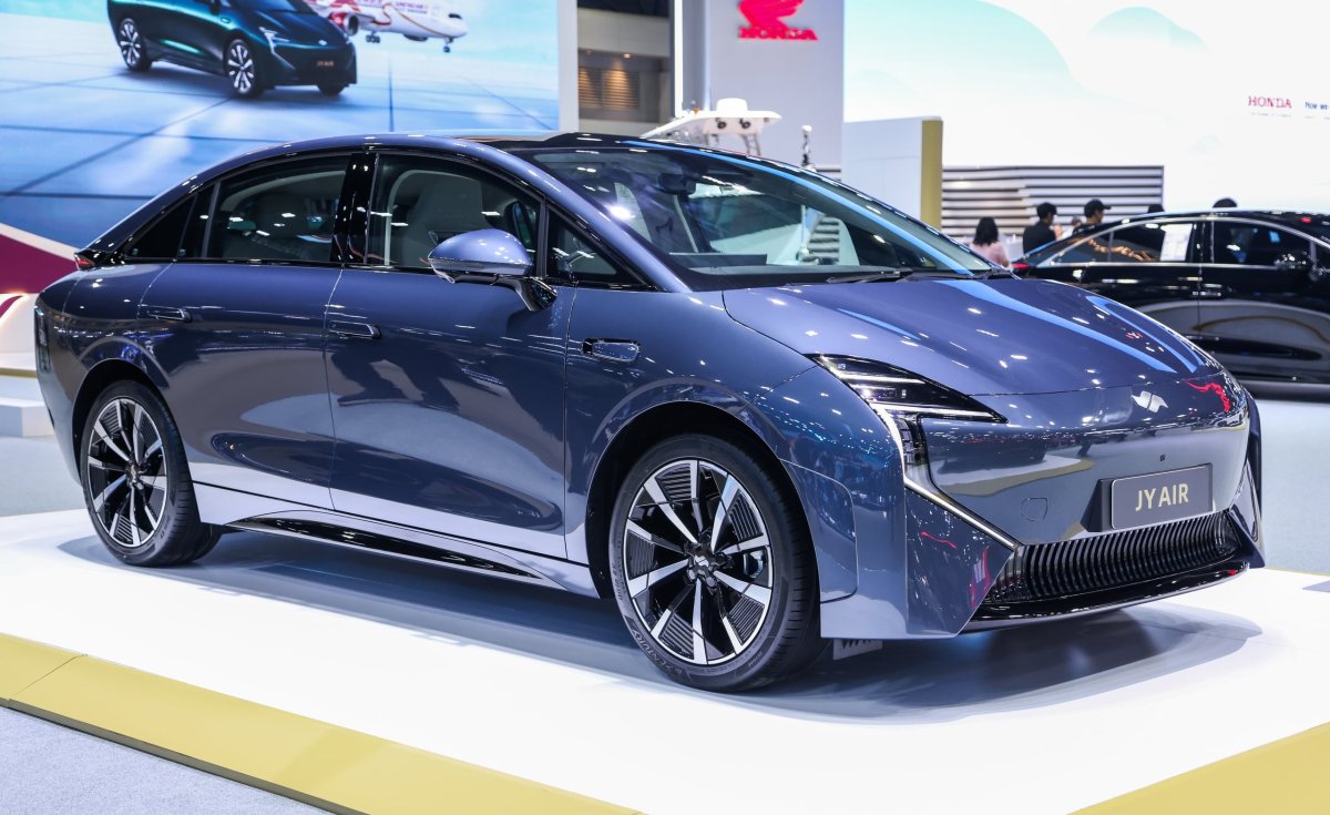 JY Cars (JuneYao Auto): Havayolu Şirketinden Elektrikli Otomobil Markasına