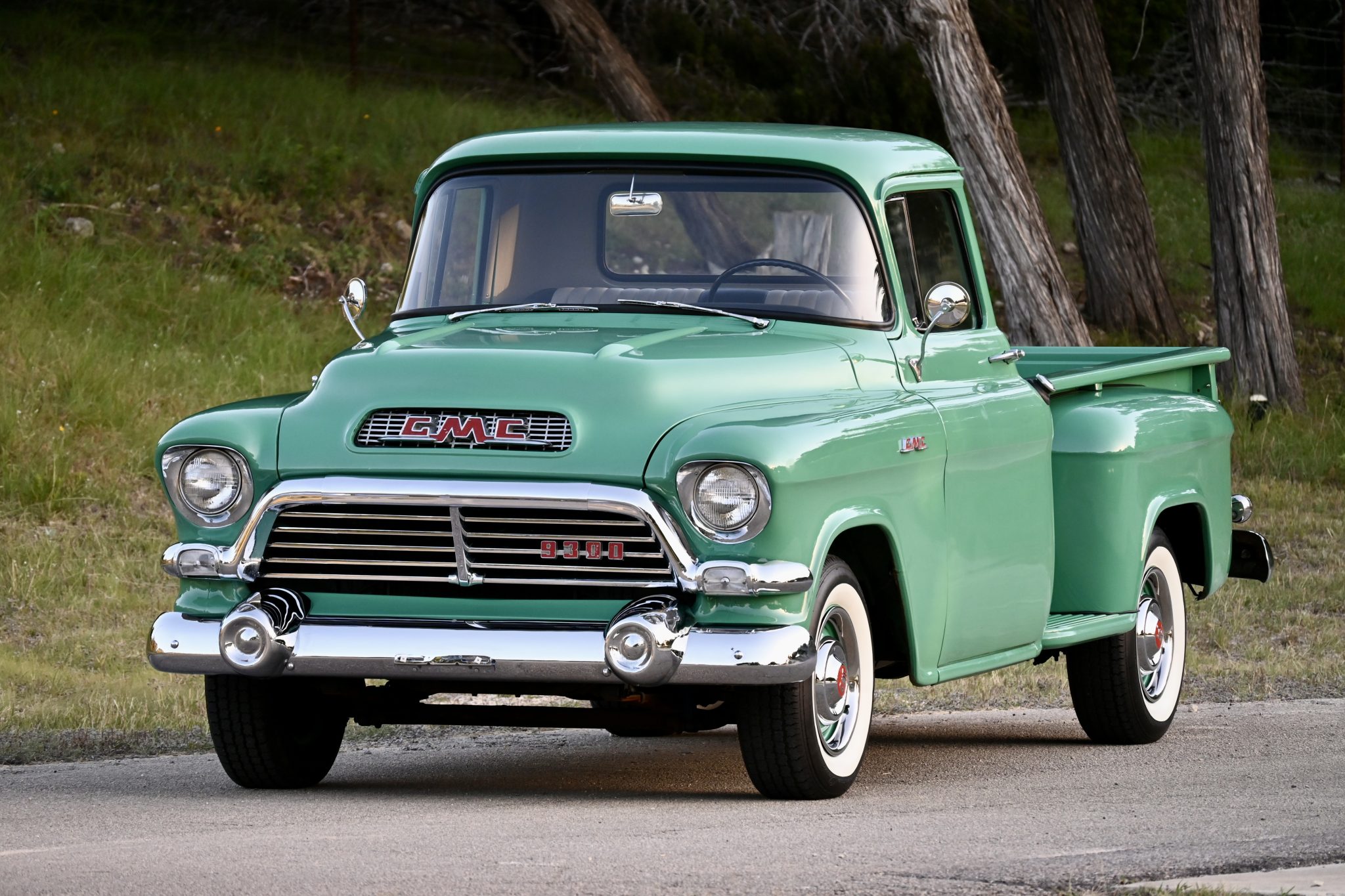 Klasik Amerikan İş Gücü: 1957 GMC 9300 Pickup’ın Efsanevi Hikâyesi