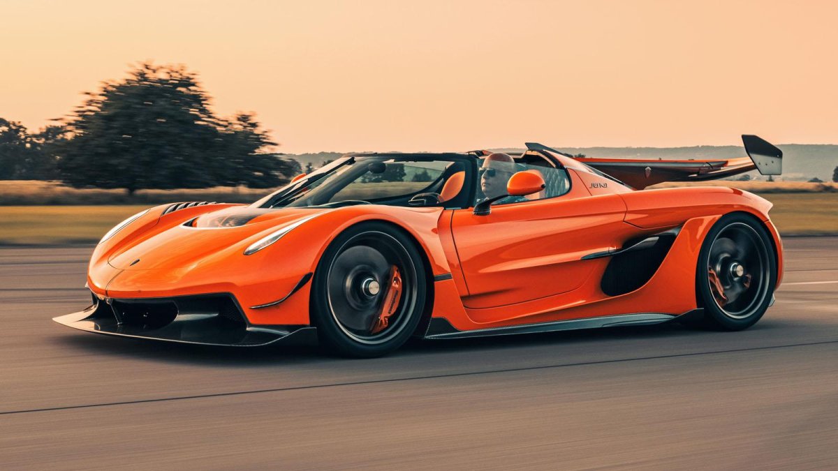 Koenigsegg Jesko Attack – Pist Canavarı 1600 HP’lik İsveçli Hiper Araba