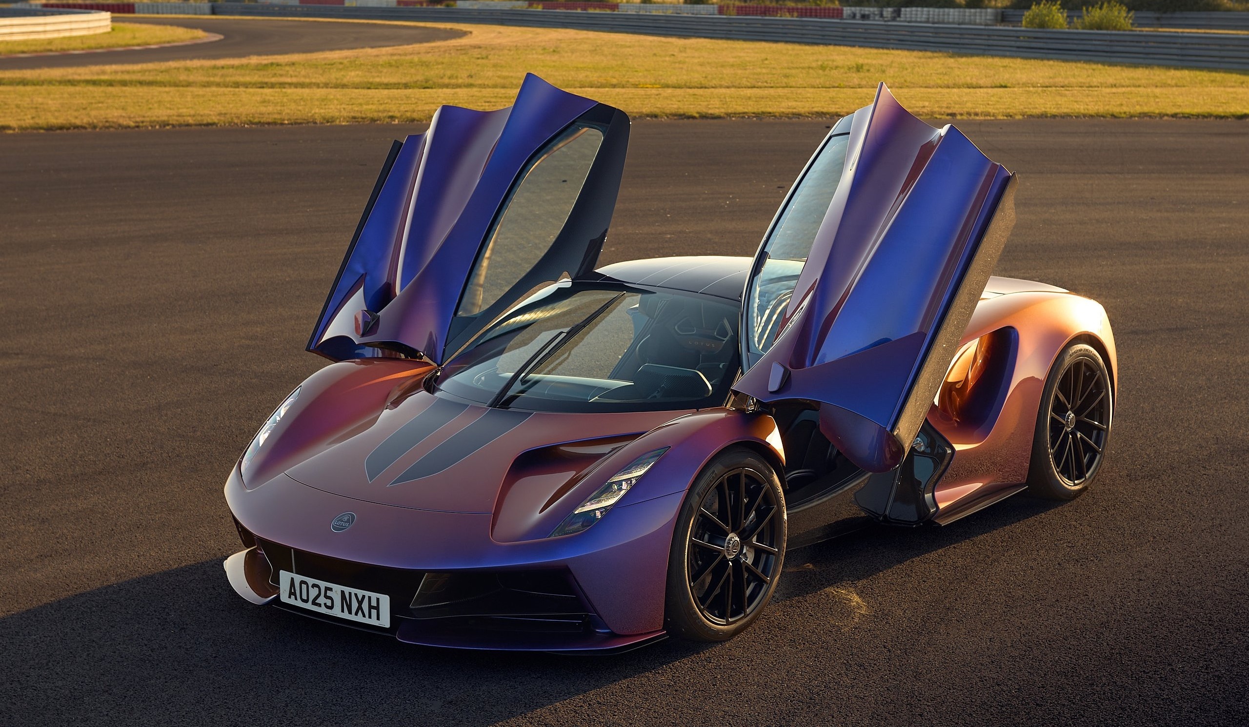 Lotus Evija: Dünyanın En Güçlü Seri Üretim Elektrikli Hypercar’ı