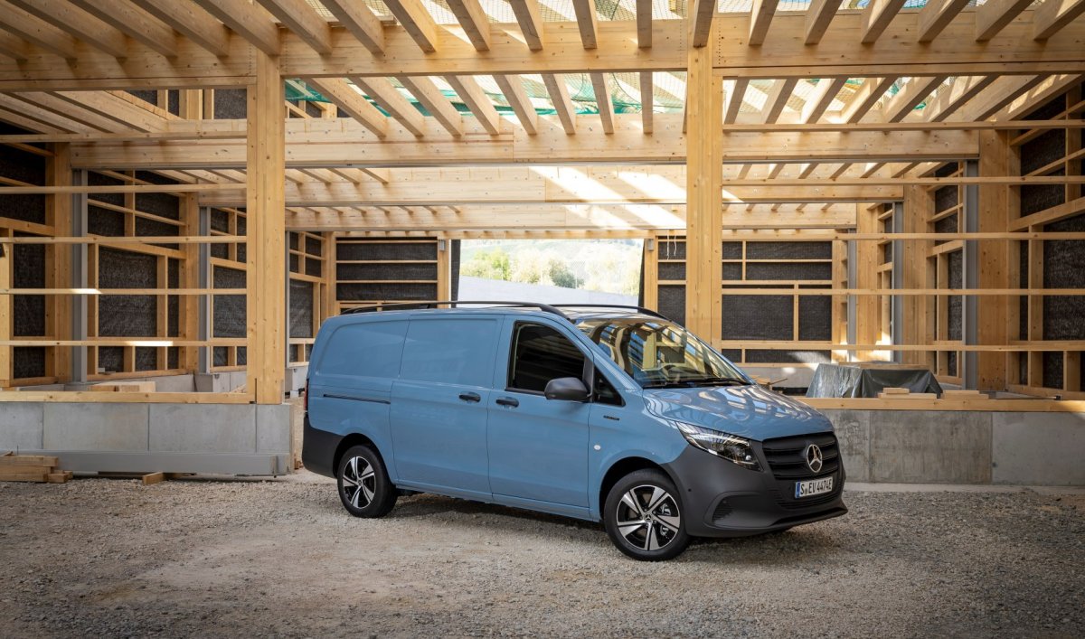 Mercedes‑Benz Vito (W447 facelift) Panelvan – Ticari Uyumlu Evrenin Güçlü Temsilcisi