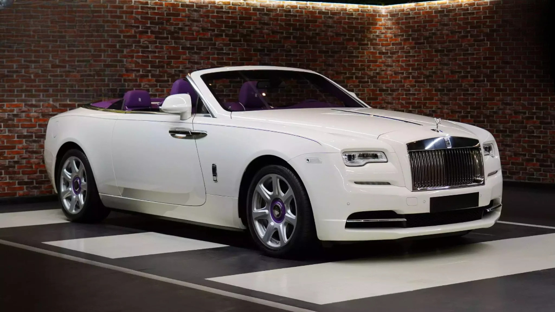 Rolls-Royce Dawn Eros White Edition – Beyaz Zarafetin Açılan Kapısı