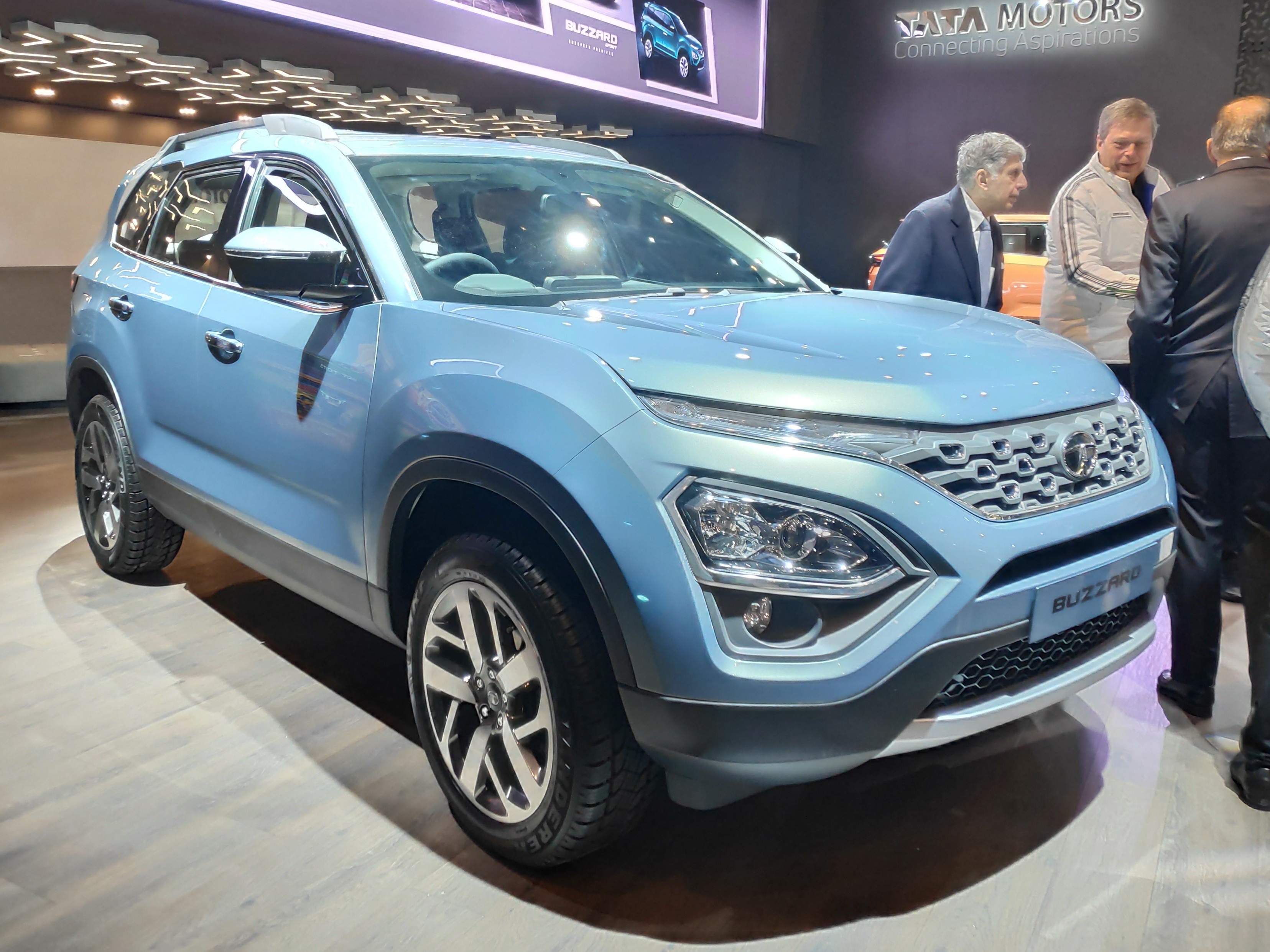 Tata Buzzard Geneva Edition: 7 Koltuklu Harrier Tabanlı Büyük SUV Konsept