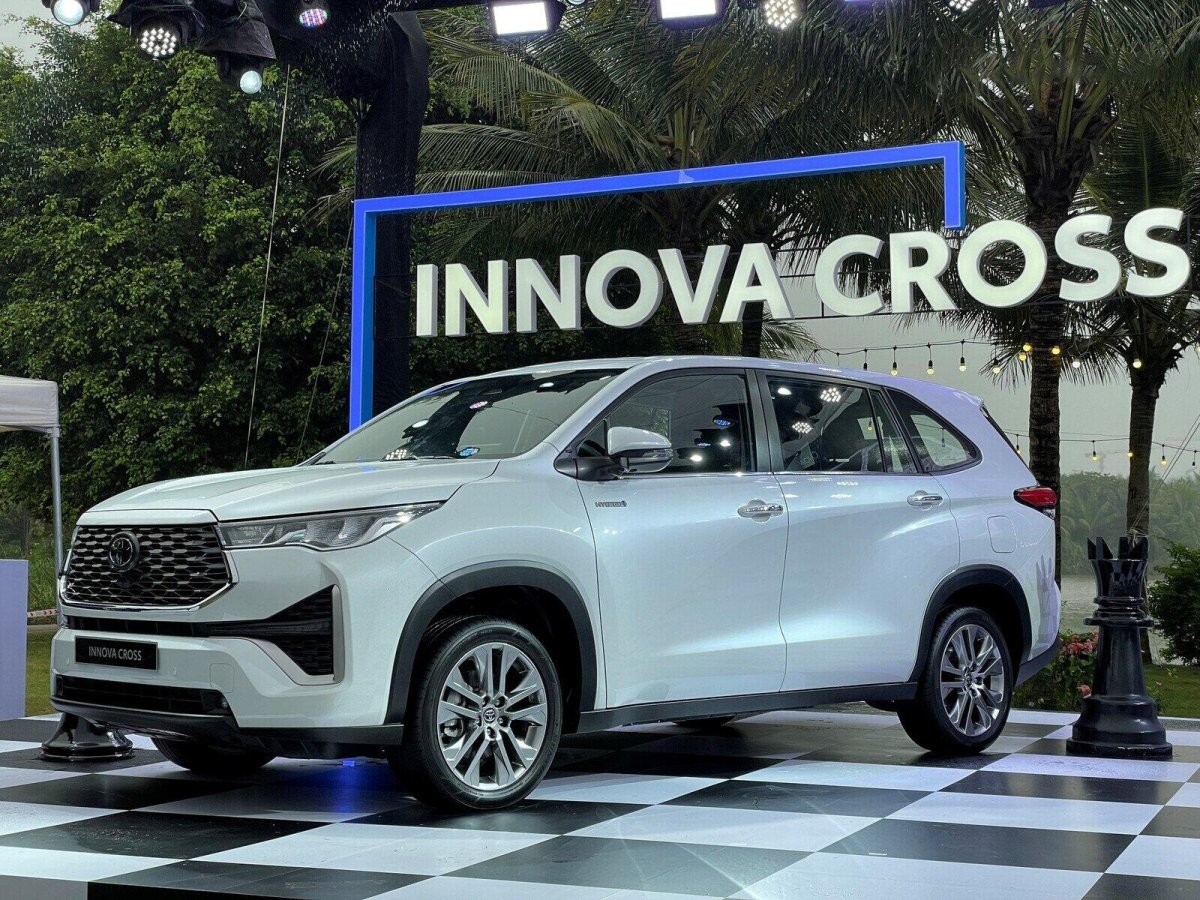 Toyota Innova Cross – Yeni Nesil MPV’de Modern Tasarım ve Geniş Aile Konforu