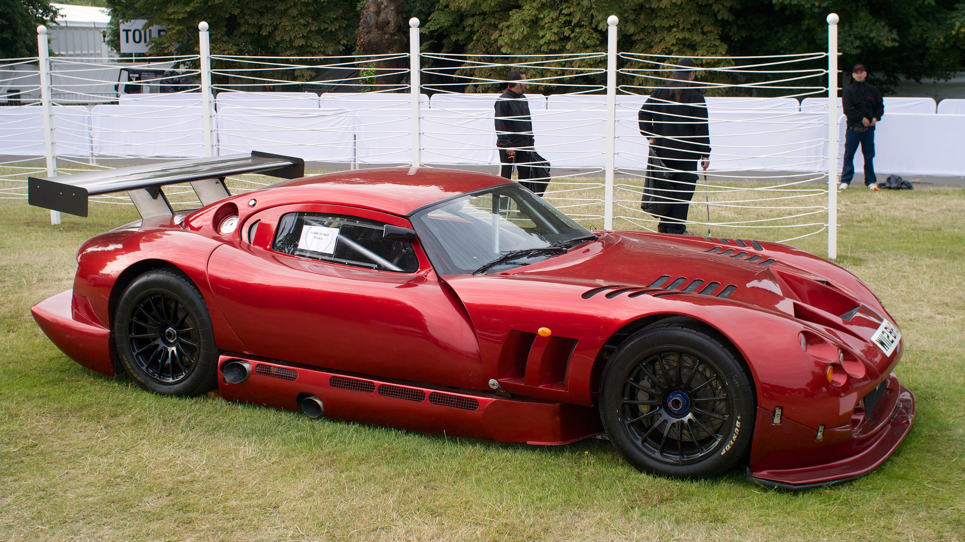 🔥 TVR Cerbera Speed 12: Yol İçin Fazla Vahşi Bulunan İngiliz Canavarı